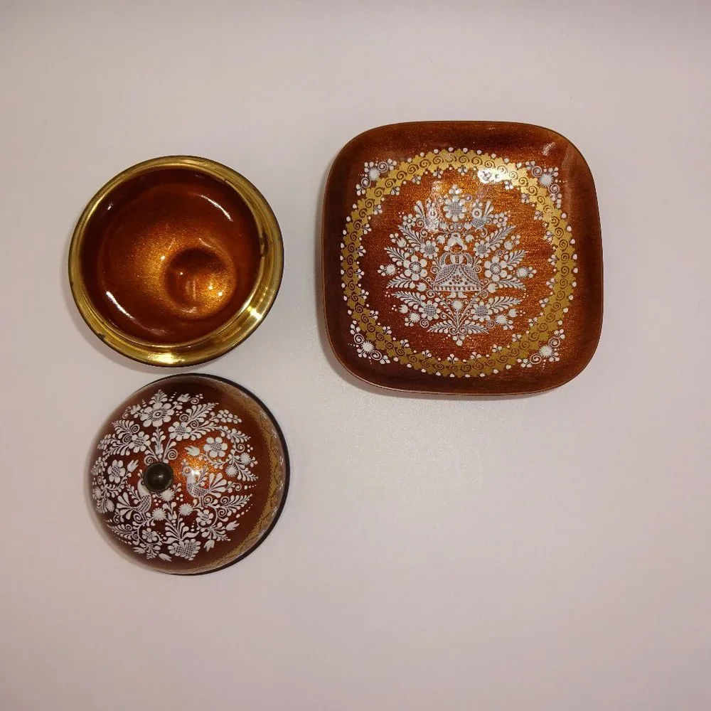 Enamel Steinbock Email Round Trinket Box & Square Tray Gold White Flowers Woman